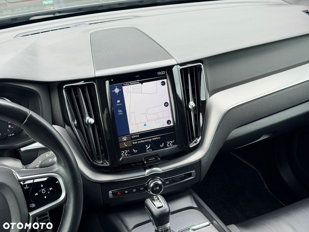 Volvo XC 60 T4 R-Design - 13