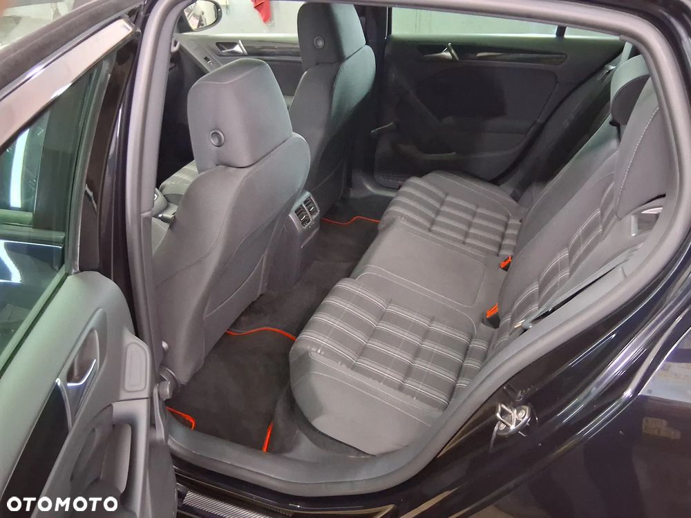 Volkswagen Golf VI 2.0 TDI GTD - 16