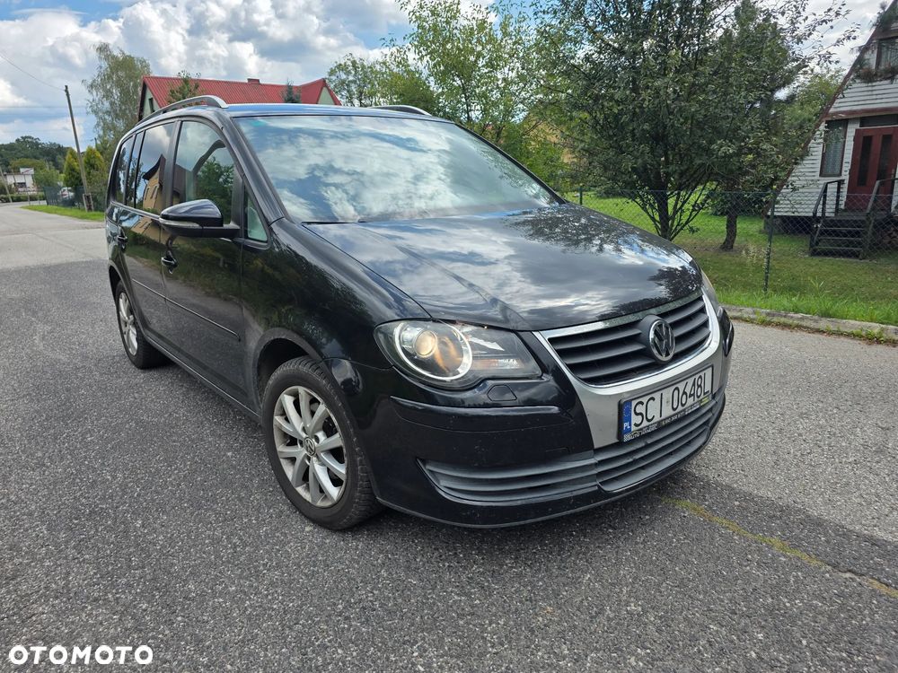 Volkswagen Touran - 1