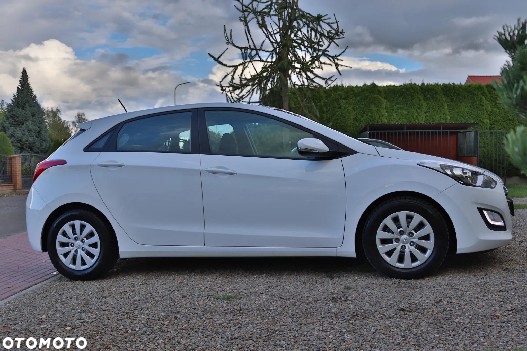 Hyundai i30 blue 1.4 Trend - 14