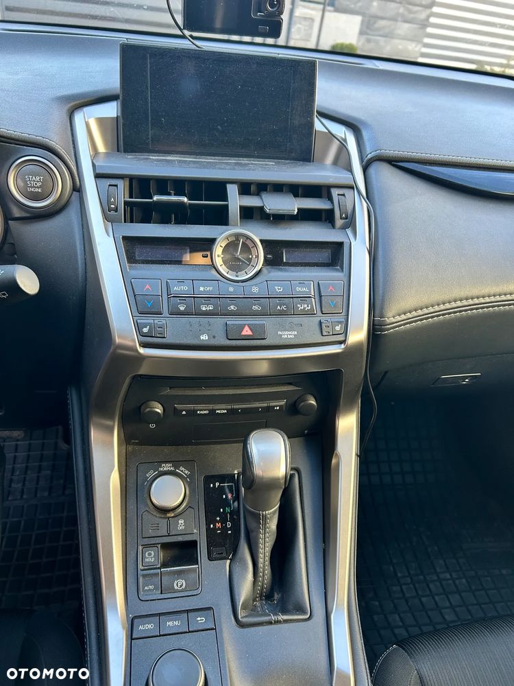 Lexus NX 200t Comfort AWD - 8