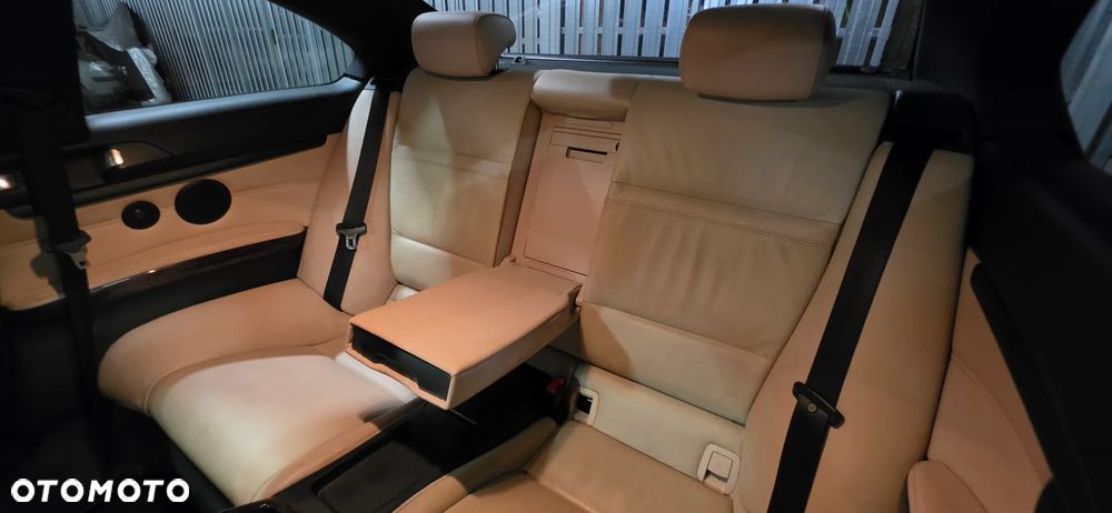 BMW Seria 3 330d xDrive - 31