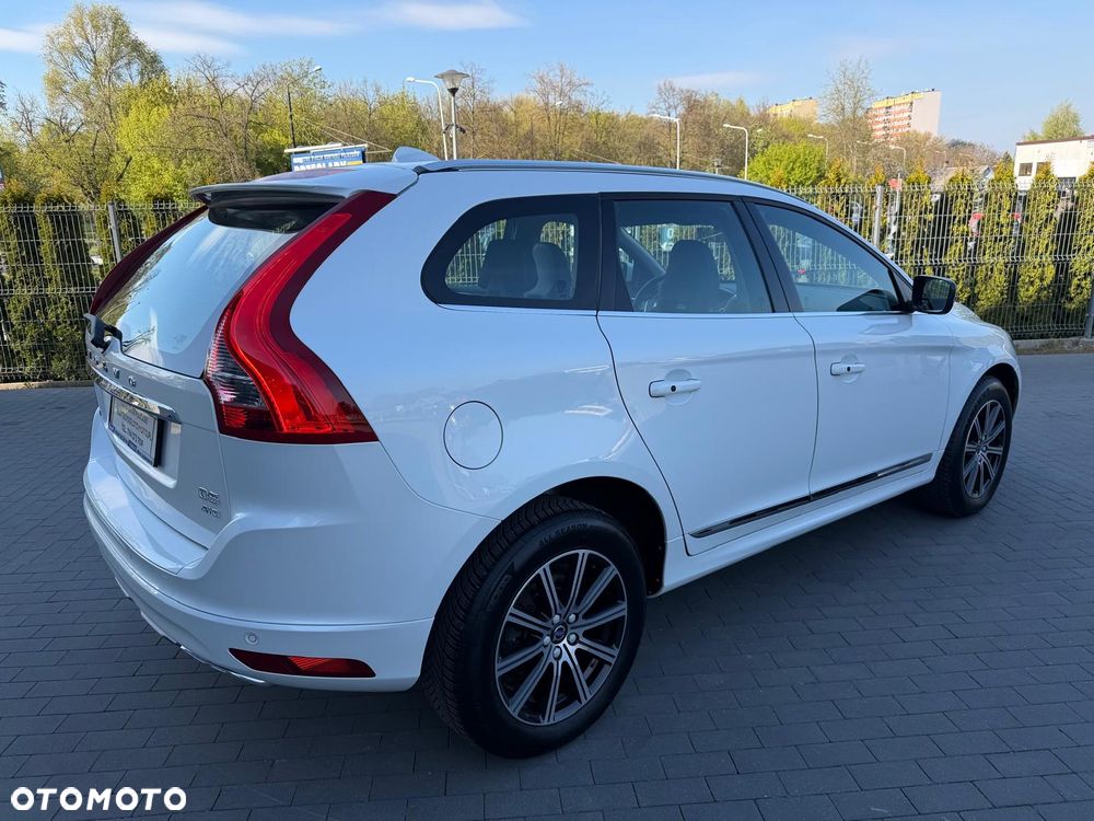 Volvo XC 60 D5 AWD Geartronic Summum - 6