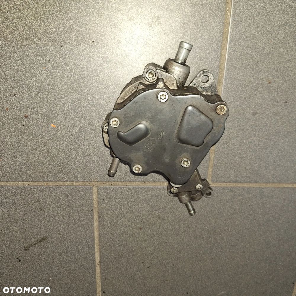 VACUM POMPA GOLF IV 1.9 TDI 038145209A - 1