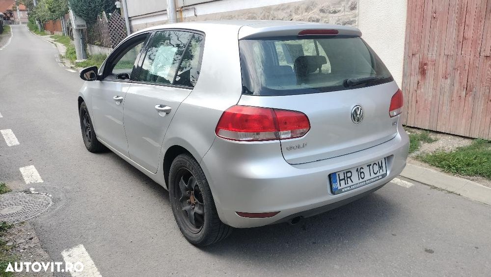 Volkswagen Golf - 1