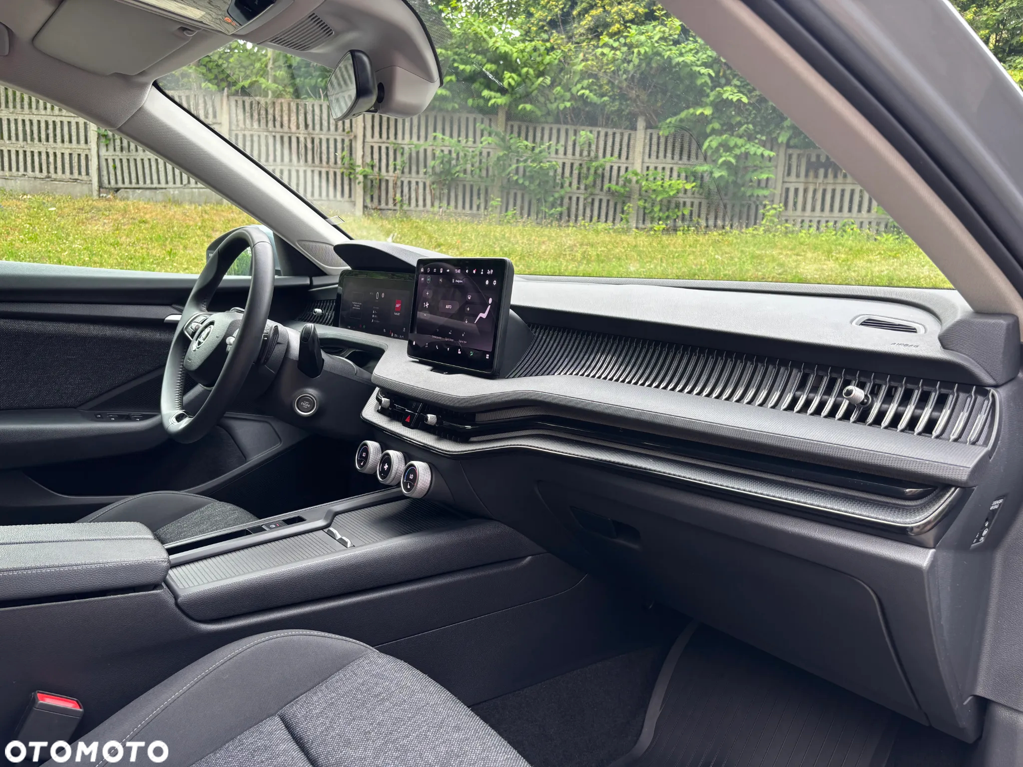 Skoda Superb 2.0 TDI SCR Essence DSG - 25