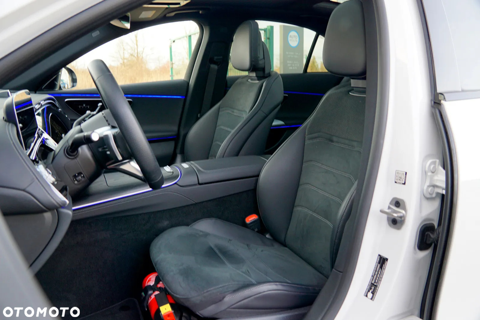 Mercedes-Benz Klasa E 220 d 4Matic 9G-TRONIC Edition AMG Line - 20