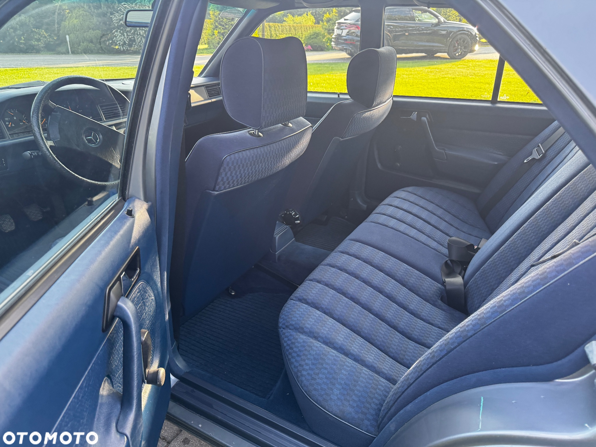 Mercedes-Benz W201 (190) - 13