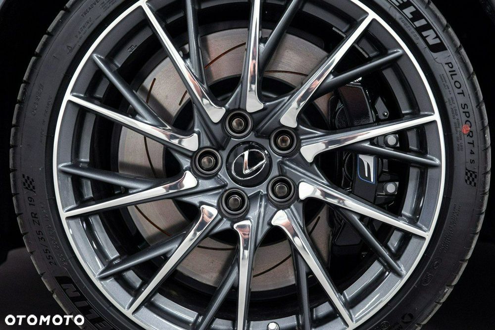 Lexus RC - 22