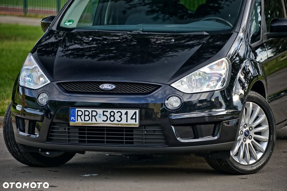 Ford S-Max - 11