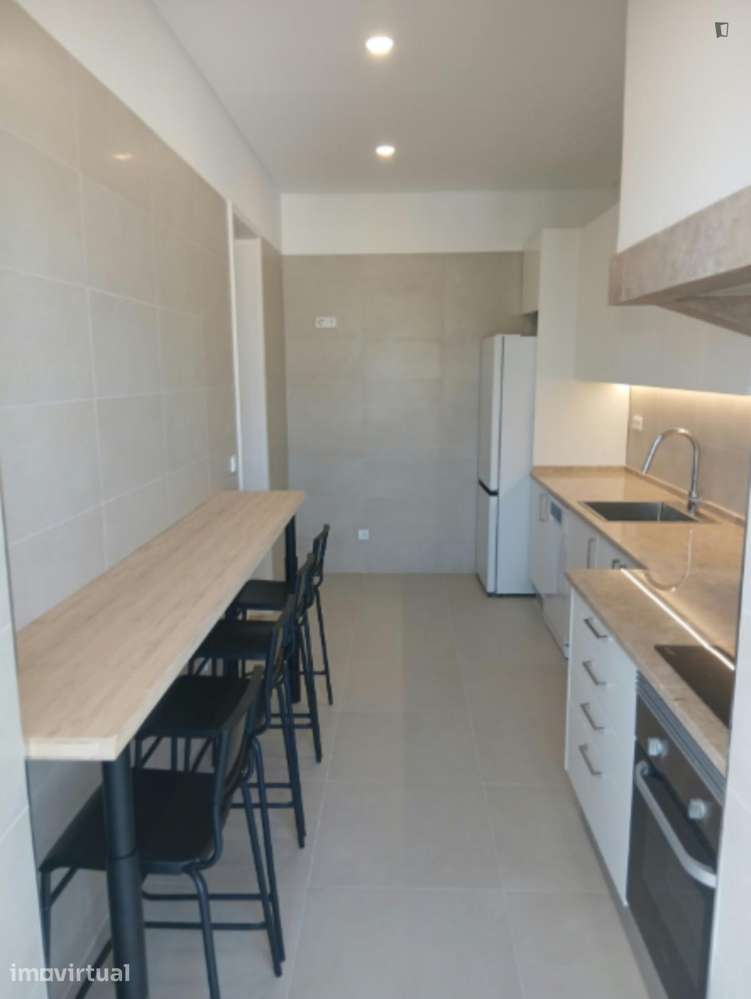 Quarto - localizado em Penha de França Lisbon - Grande imagem: 4/9