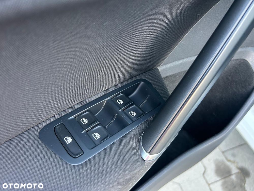 Volkswagen Golf 1.6 BlueTDI Trendline - 26