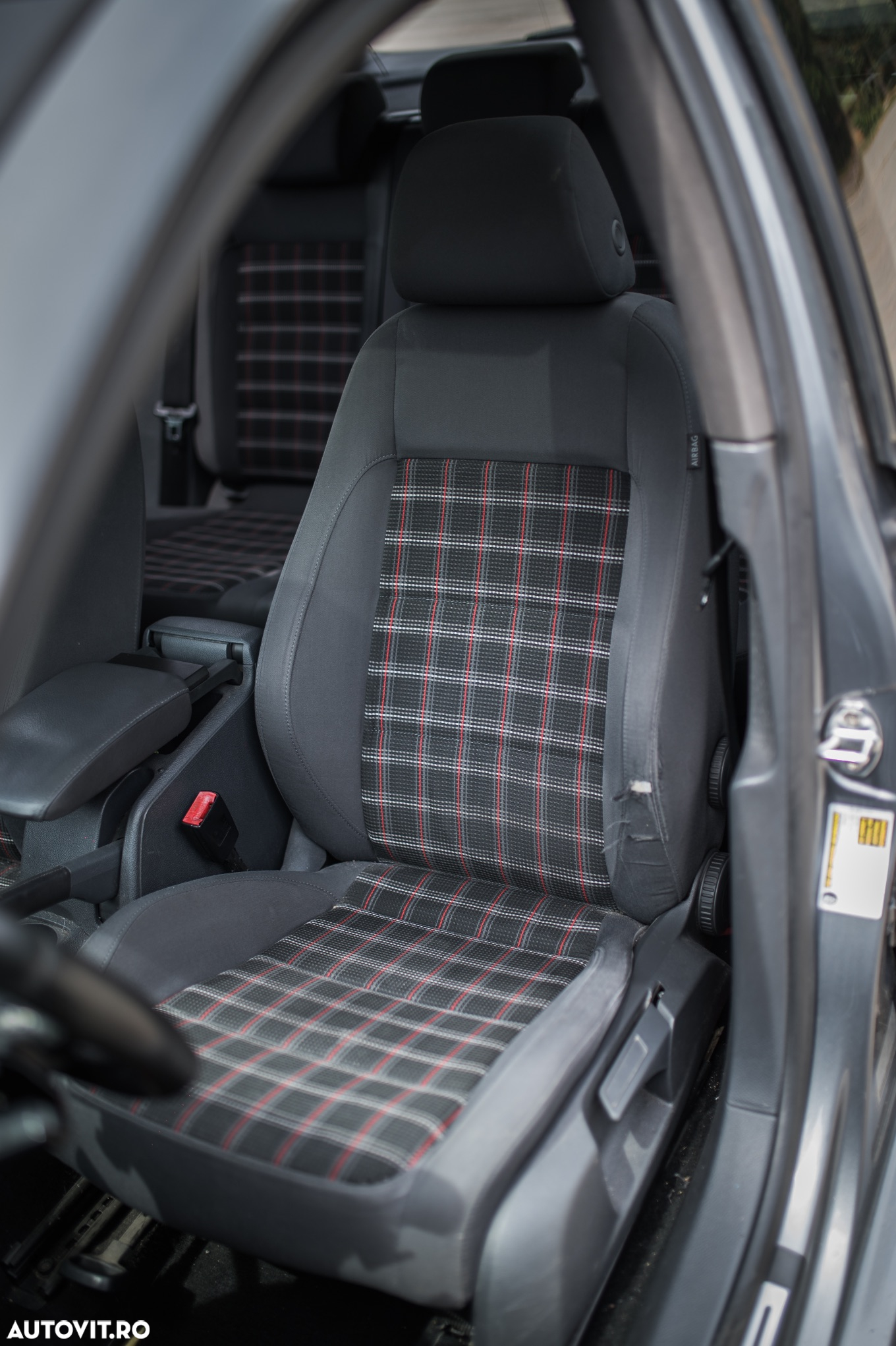Volkswagen Golf 2.0 GTI DSG - 12