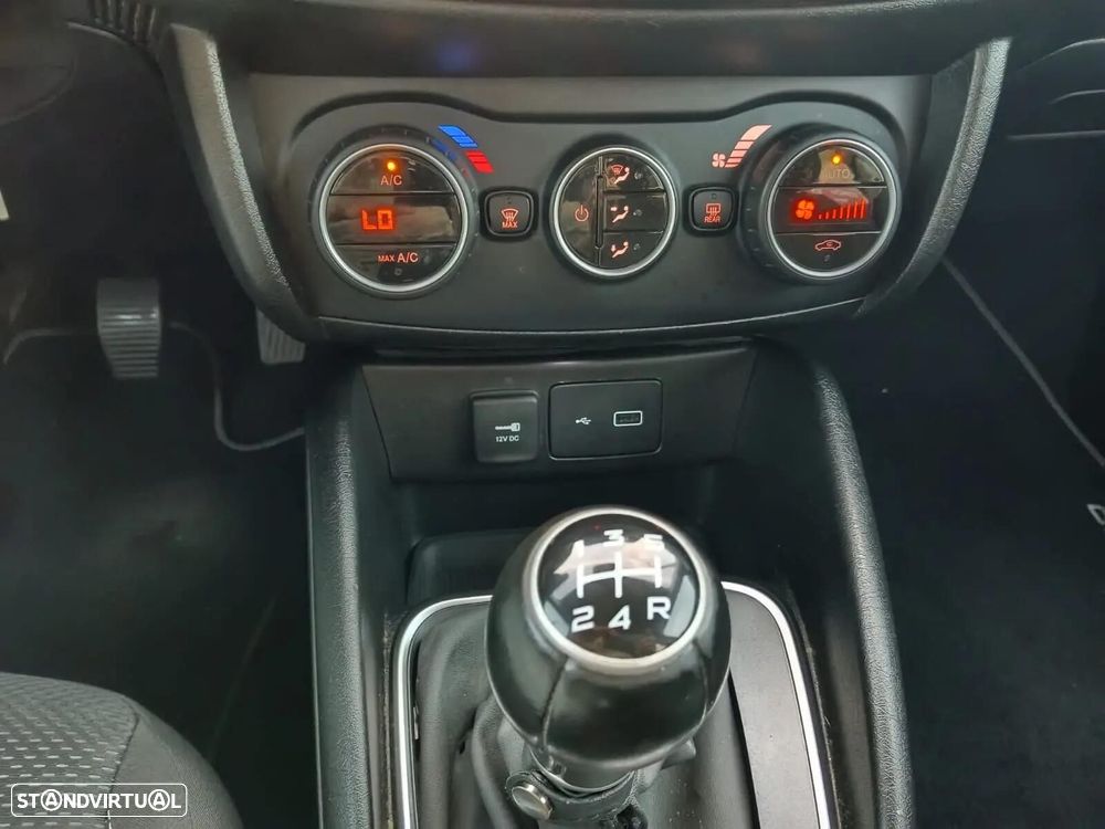 Fiat Tipo Station Wagon 1.3 M-Jet Lounge - 24