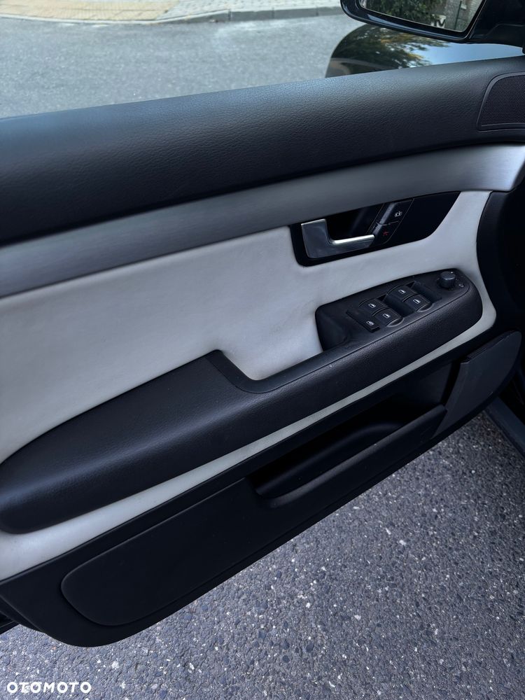 Audi A4 Limousine - 11