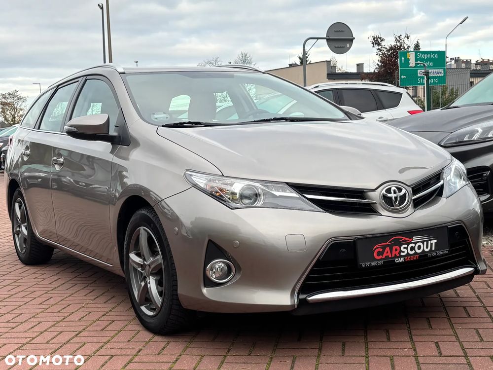 Toyota Auris 1.6 Valvematic Life Plus - 2