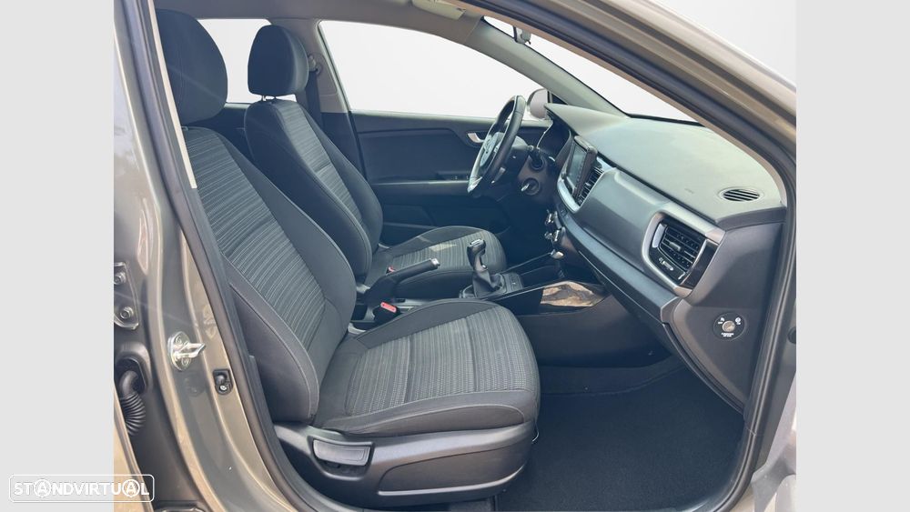 Kia Stonic 1.0 T-GDI EX — fotografia 10