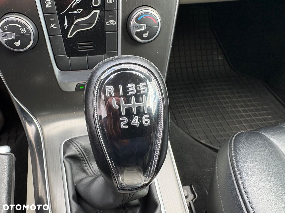 Volvo V40 D2 Summum - 18