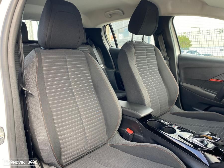 Peugeot e-208 50 kWh Active Pack - 9