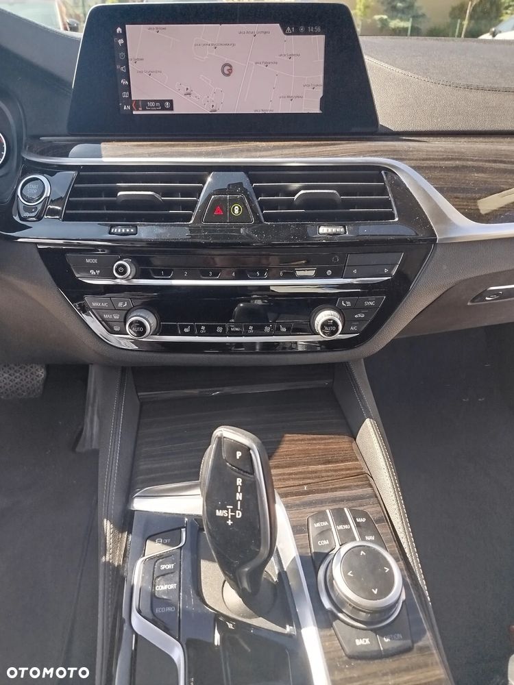 BMW Seria 5 518d Luxury Line - 12