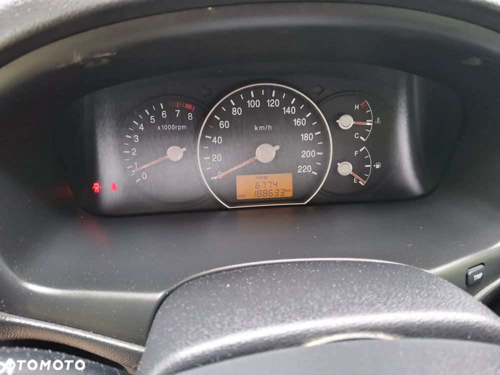 Kia Carens 1.6 CVVT Vision - 23