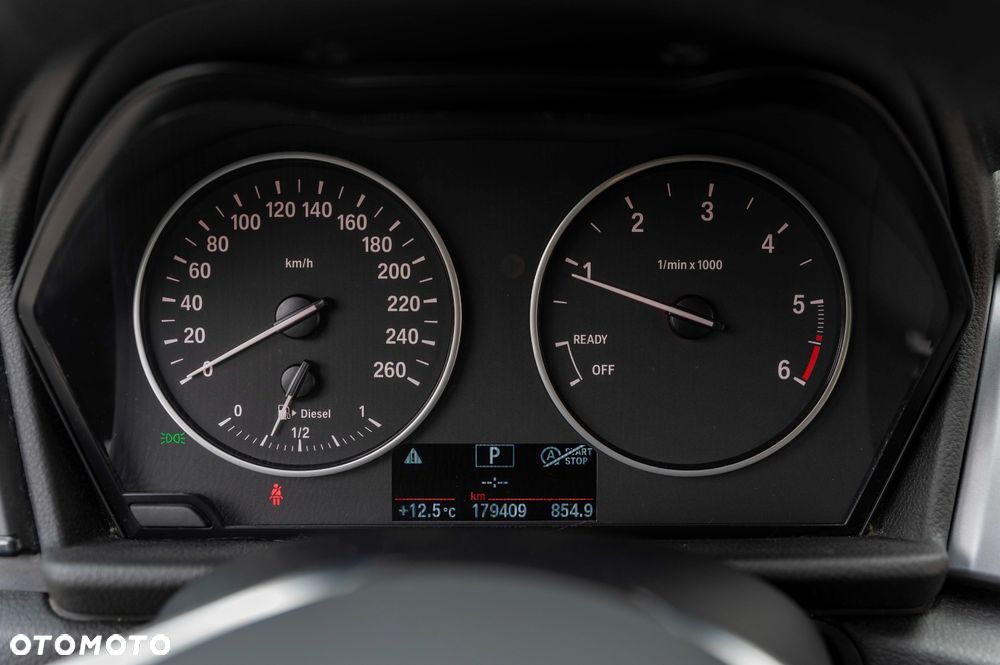 BMW Seria 2 218d Sport-Aut - 31