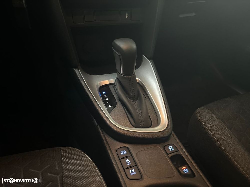 Toyota Yaris Cross 1.5 HDF Comfort Plus - 13