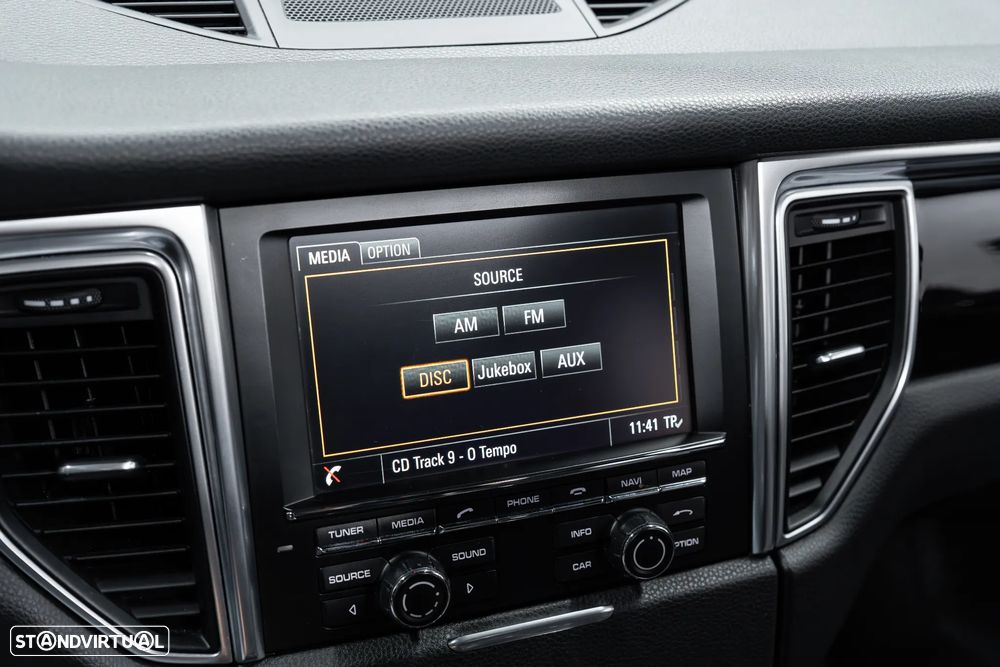 Porsche Macan S - 30