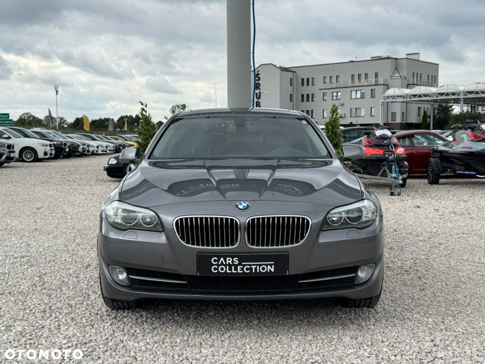 BMW Seria 5 528i Luxury Line - 9