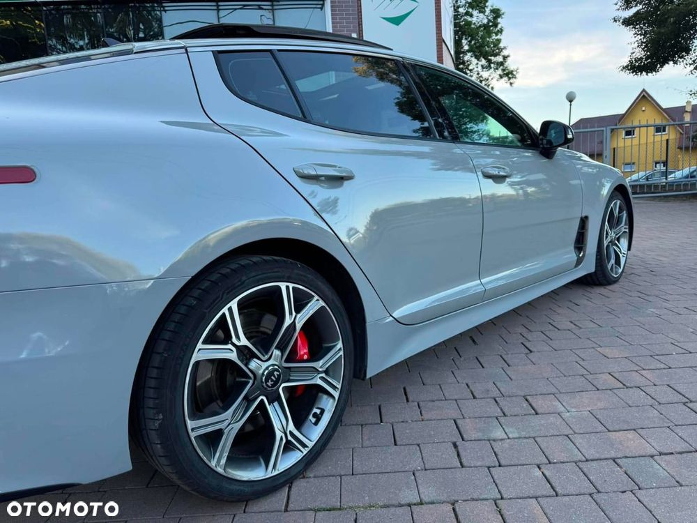 Kia Stinger - 18