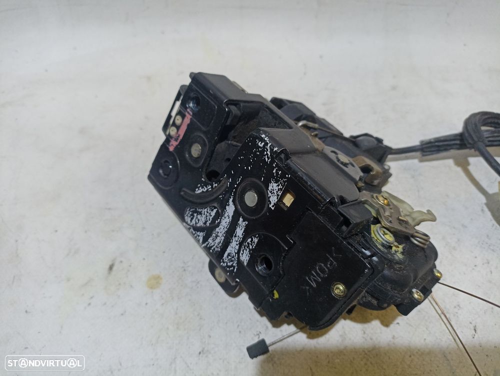 Fechadura / fecho porta frente direito VOLKSWAGEN Passat (3B3) - 1