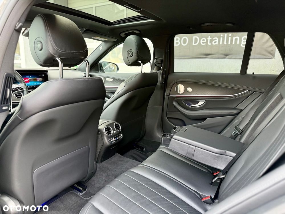 Mercedes-Benz Klasa E 220 d 4Matic 9G-TRONIC Exclusive - 29