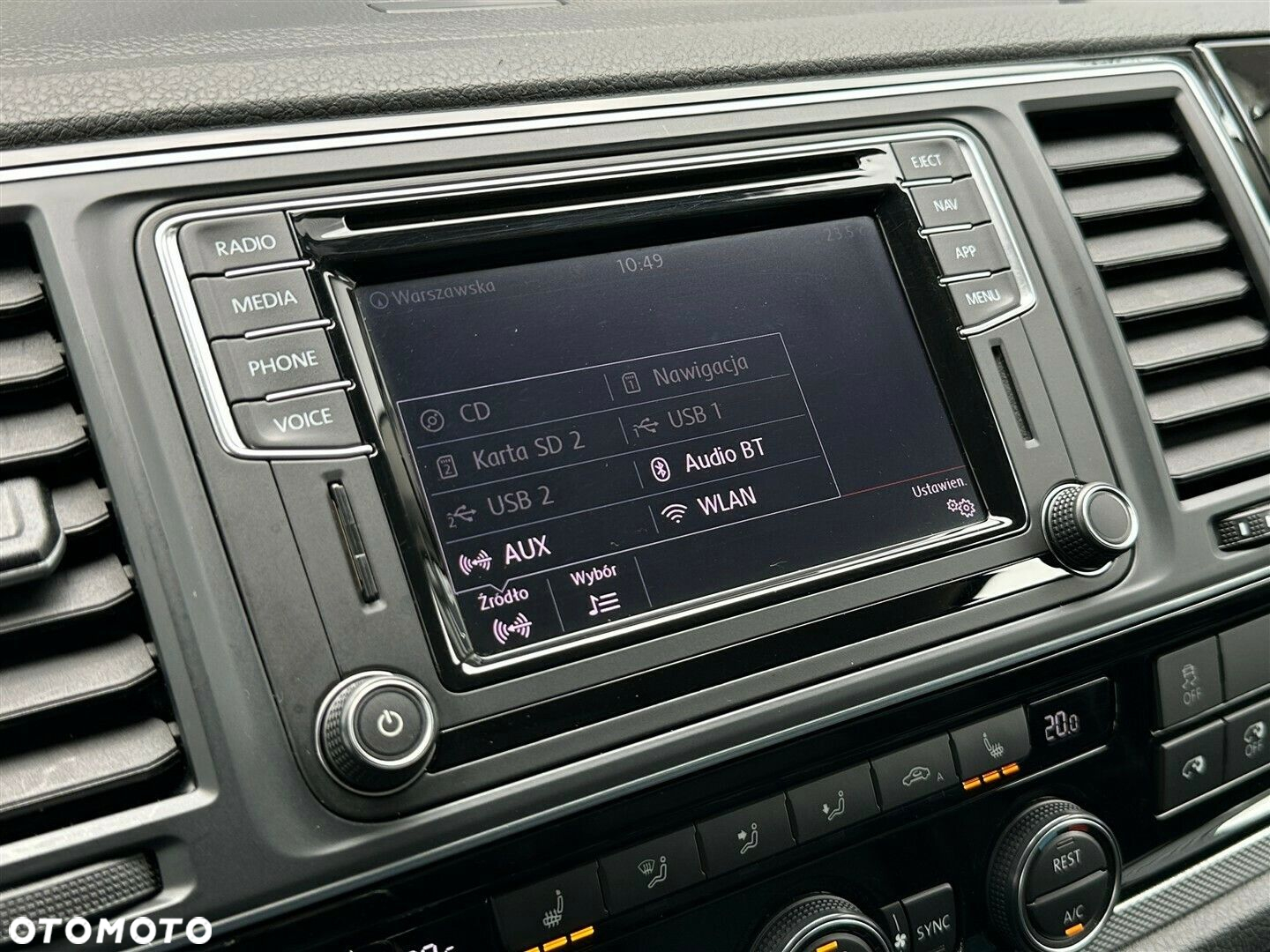 Volkswagen Caravelle - 27