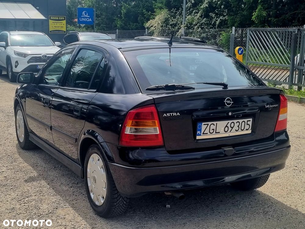 Opel Astra 1.4 Essentia - 5