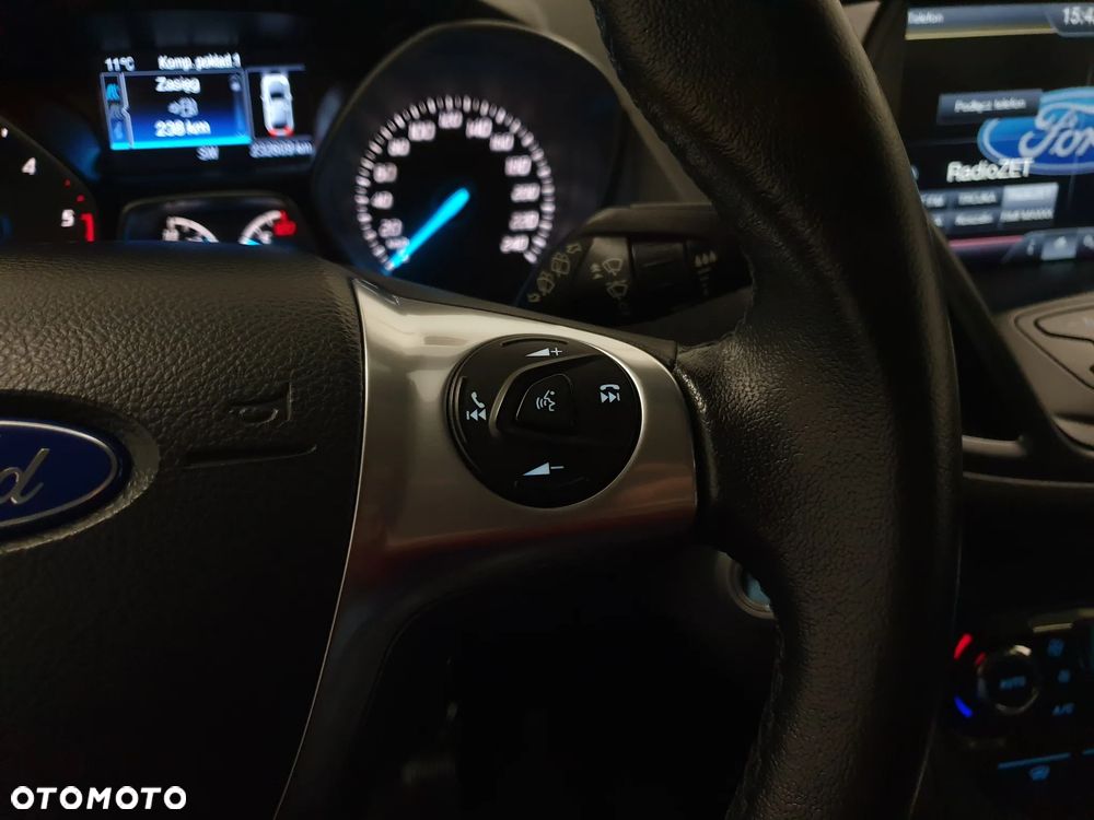 Ford Kuga - 12