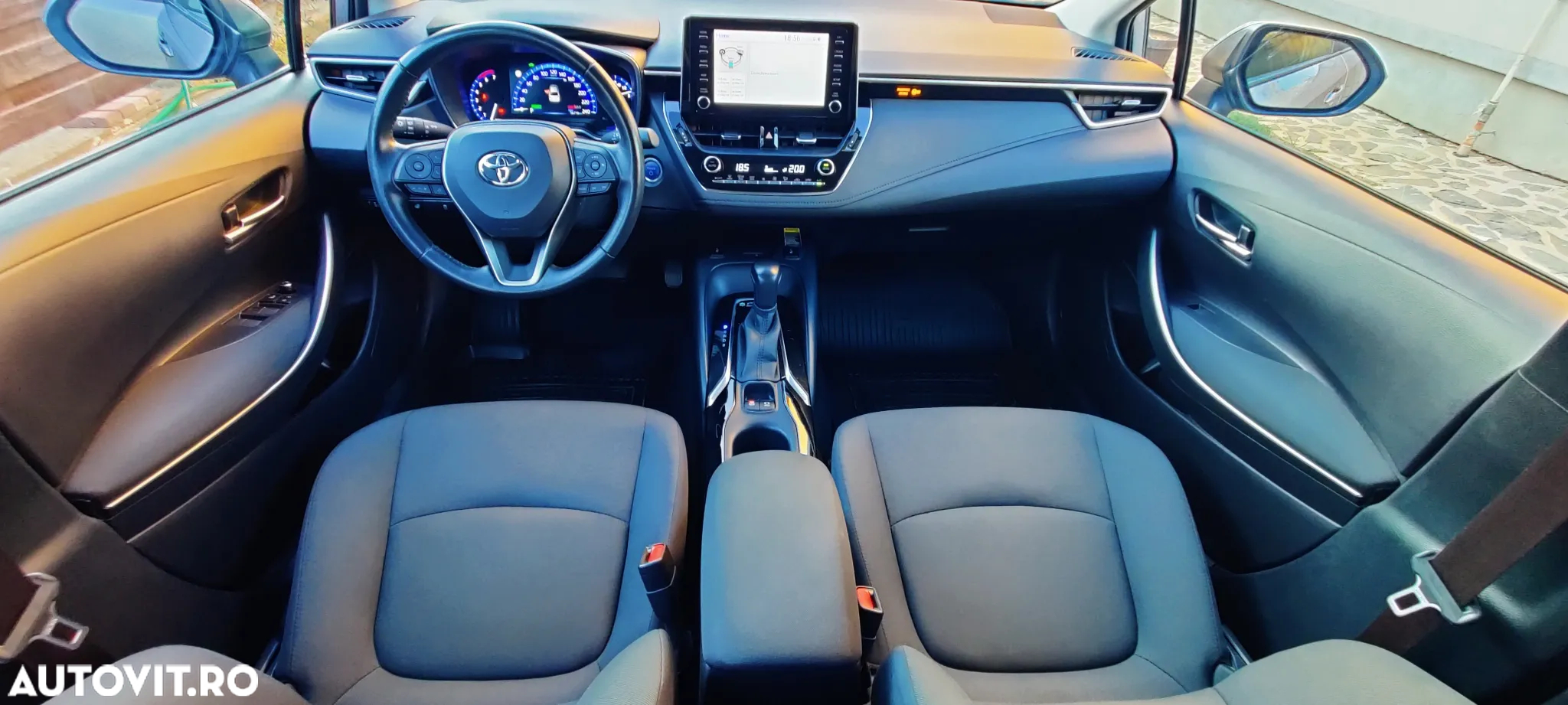 Toyota Corolla 1.8 HSD Dynamic - 10