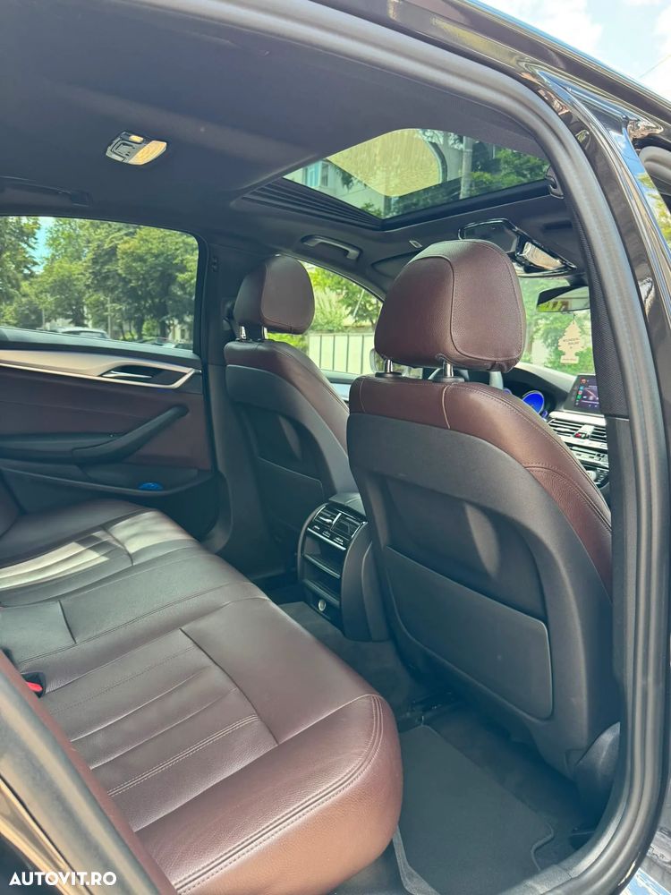 BMW Seria 5 540i AT - 14