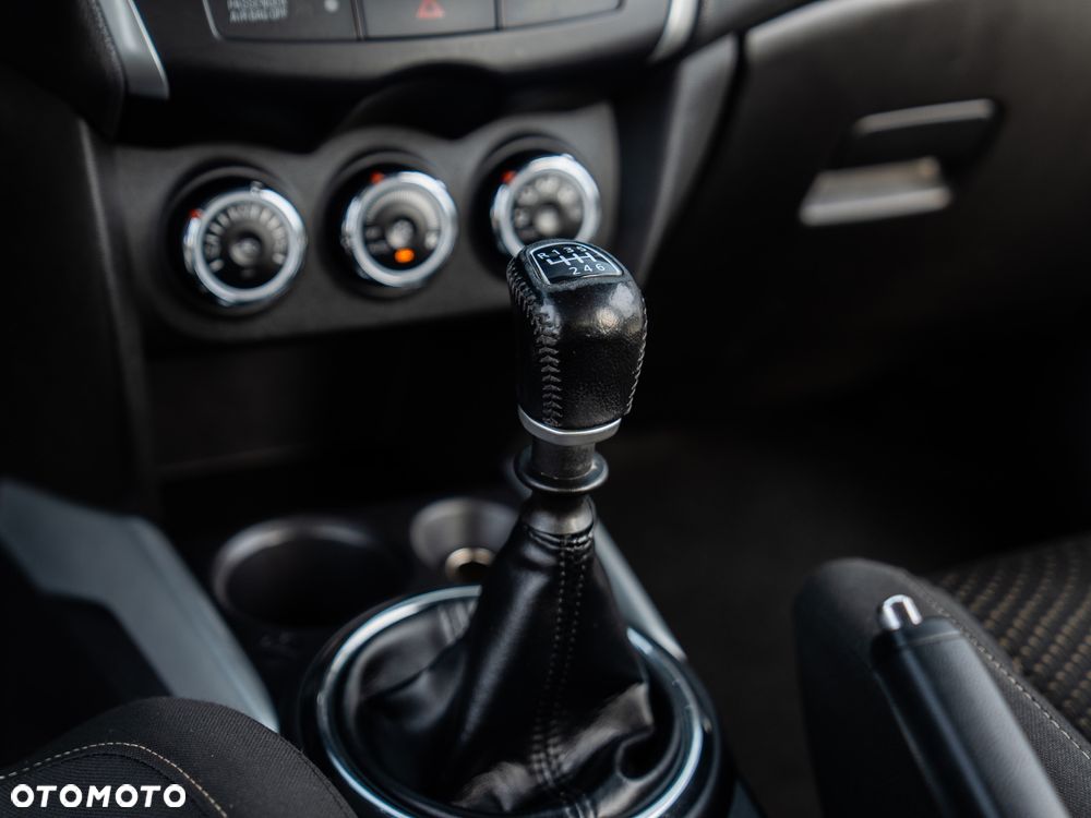 Mitsubishi ASX 1.8 DI-D 2WD Inform - 36