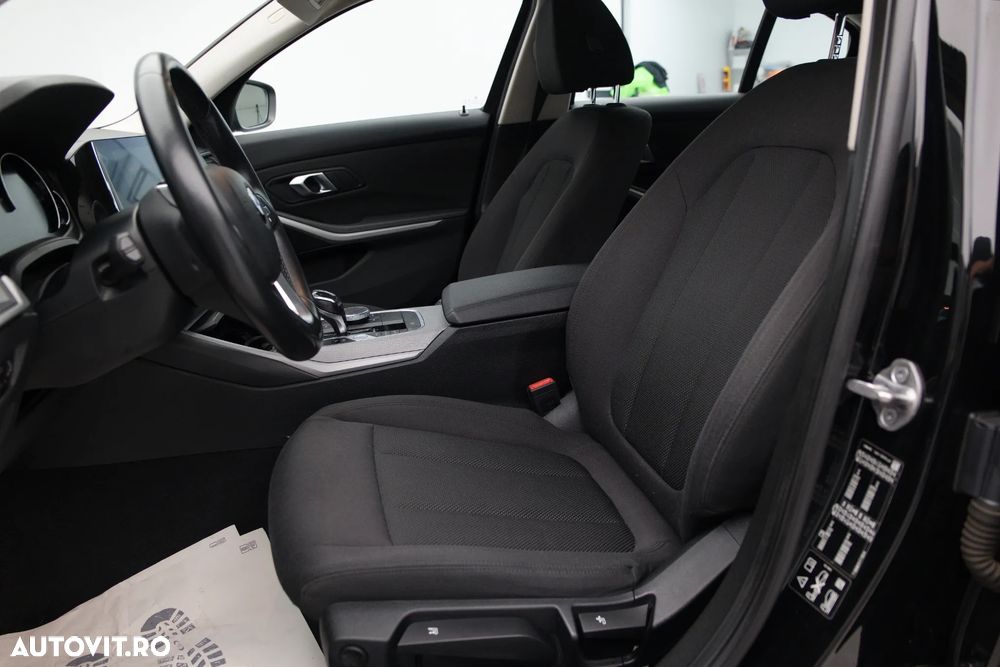 BMW Seria 3 320d xDrive Aut. Advantage - 17