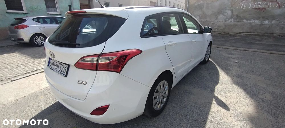 Hyundai i30 1.6 D Classic + - 4