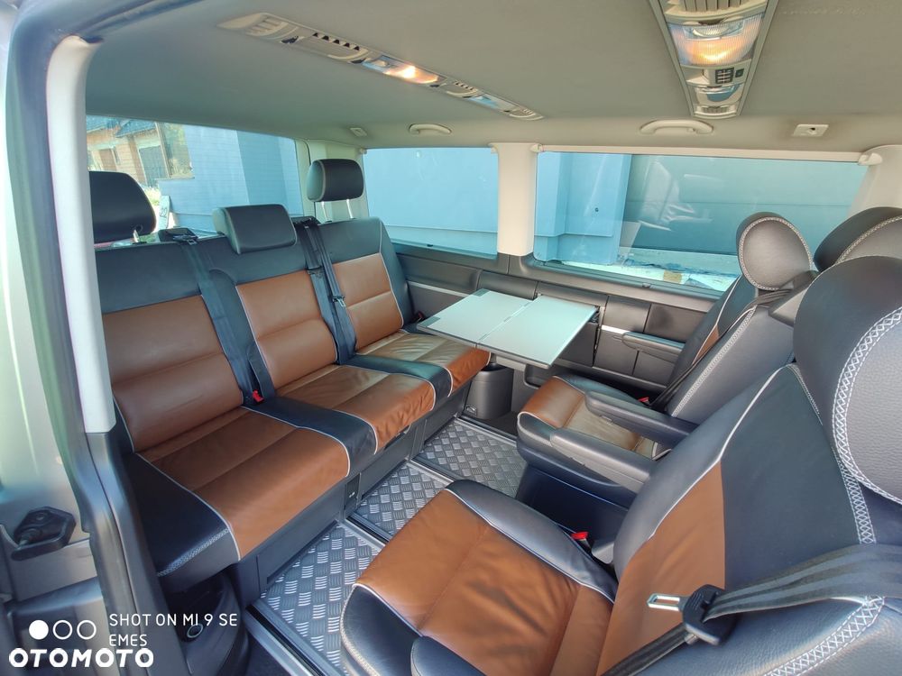 Volkswagen Multivan - 10