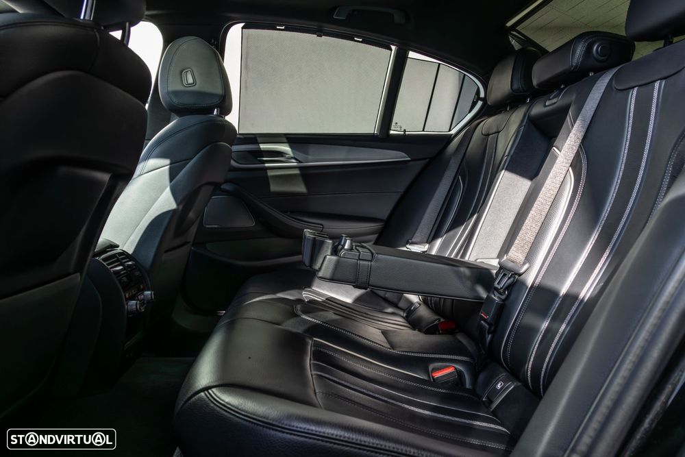BMW M550d xDrive Auto - 34