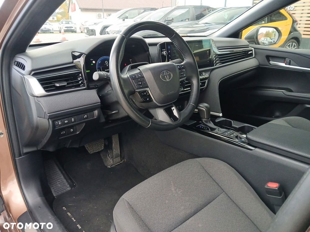 Toyota Camry - 18