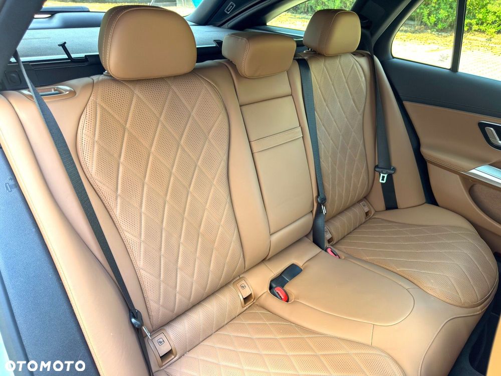 Mercedes-Benz Klasa E 450 d mHEV 4-Matic AMG 9G-Tronic - 34