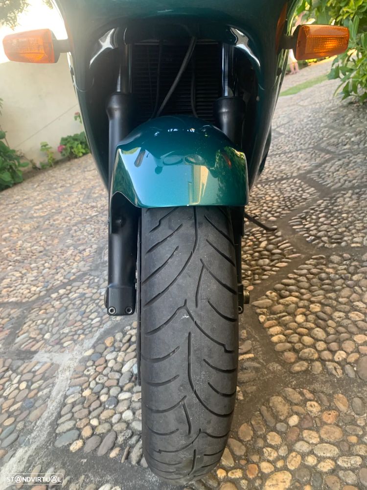 Triumph Daytona 1200 - 14