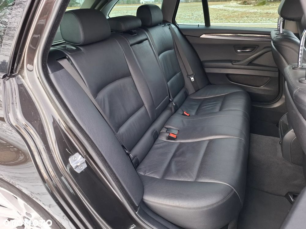 BMW Seria 5 520i - 20