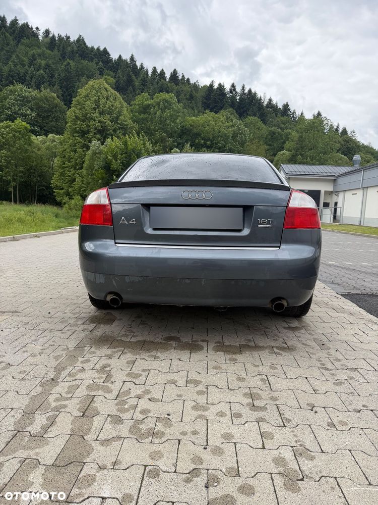 Audi A4 Limousine - 9