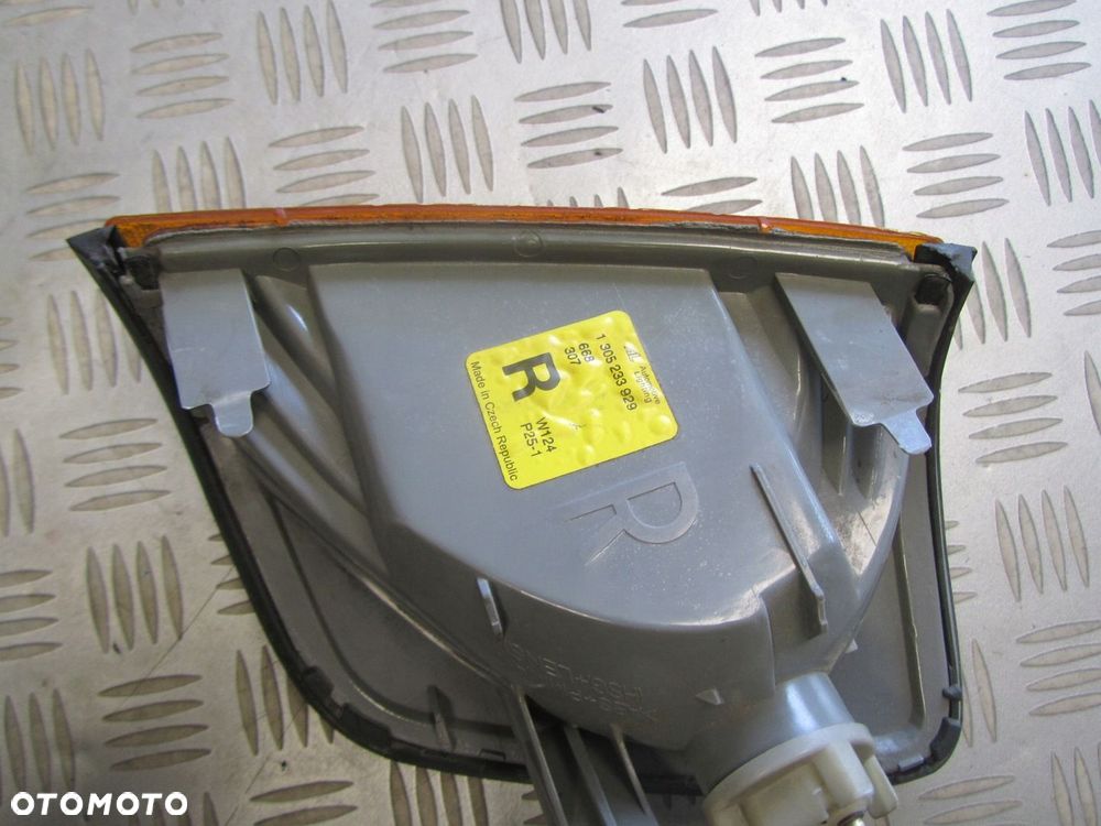 KIERUNKOWSKAZ DO MERCEDESA 1248200543 - 4