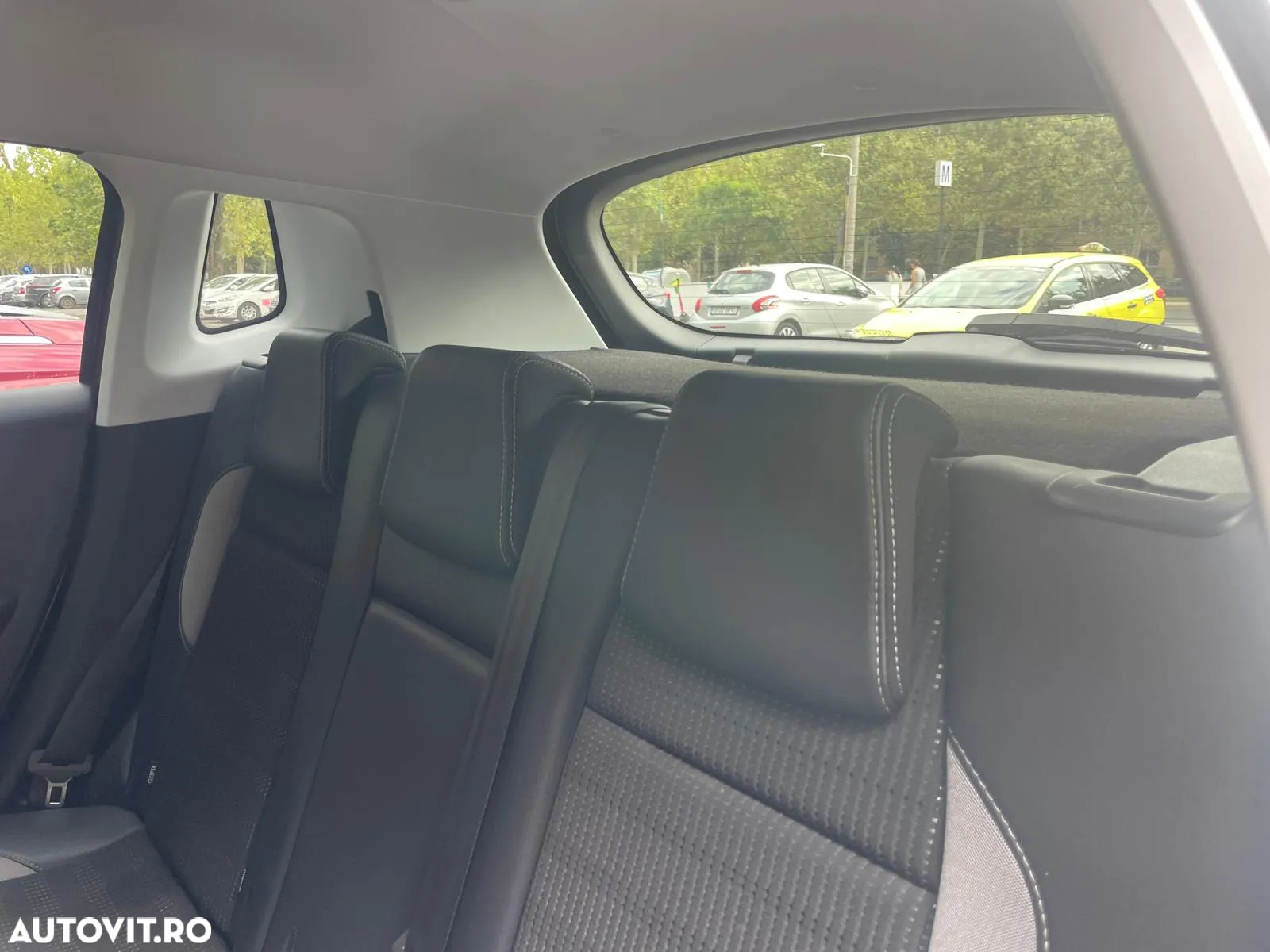 Peugeot 2008 PureTech 130 Stop&Start Allure - 12