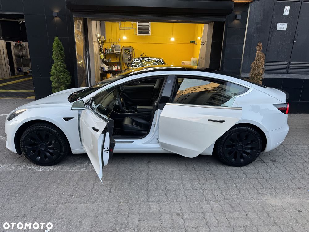 Tesla Model 3 Standard Range Plus - 3